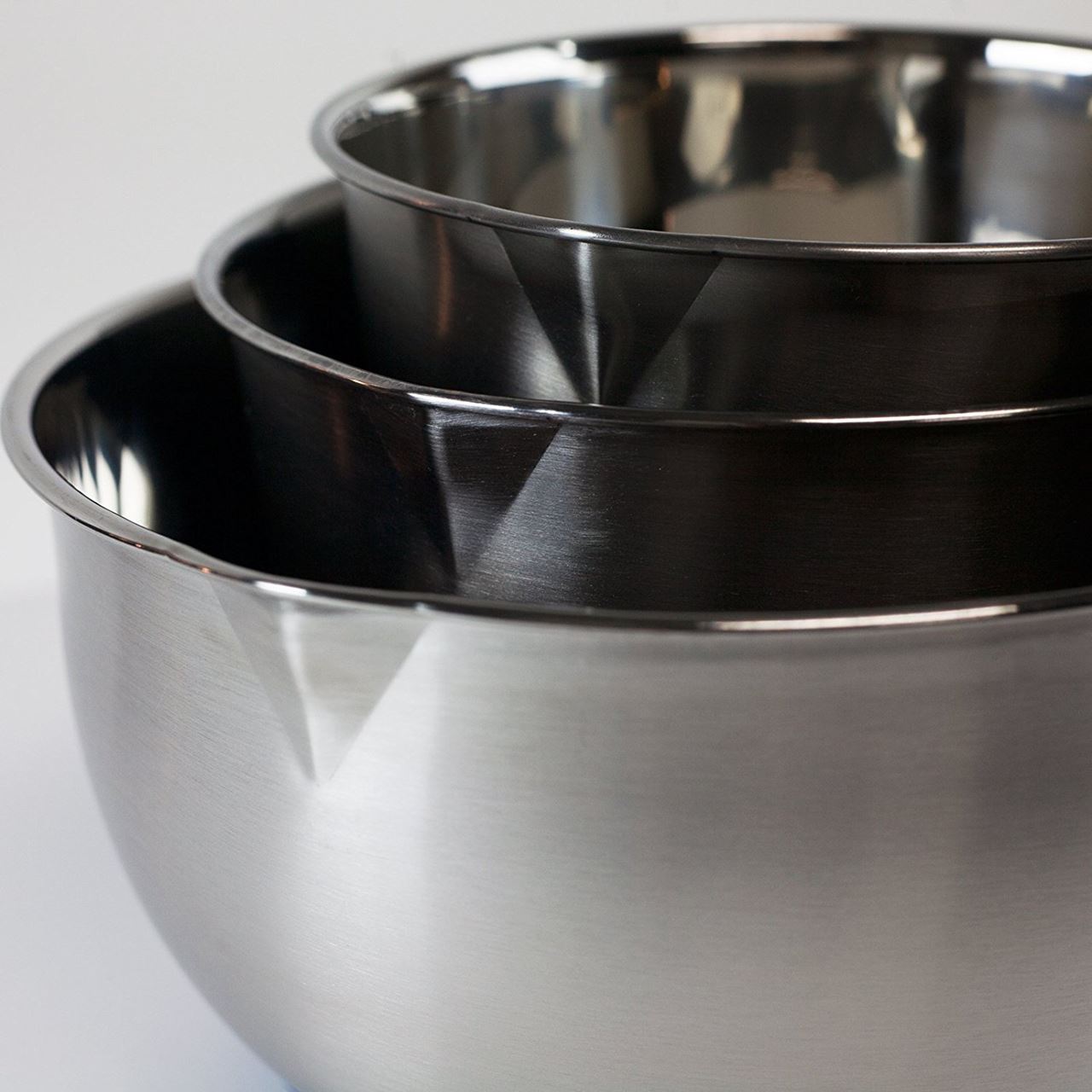 Huji Home Products. HUJI 3 Piece Stainless Steel Mixing Bowls Set with