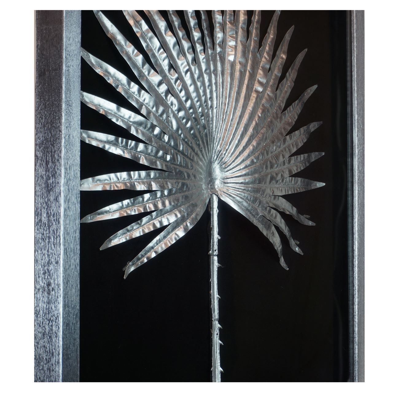 Huji Home Products. Silver Palm Leaf Shadow Box Wall Décor (MS39399A