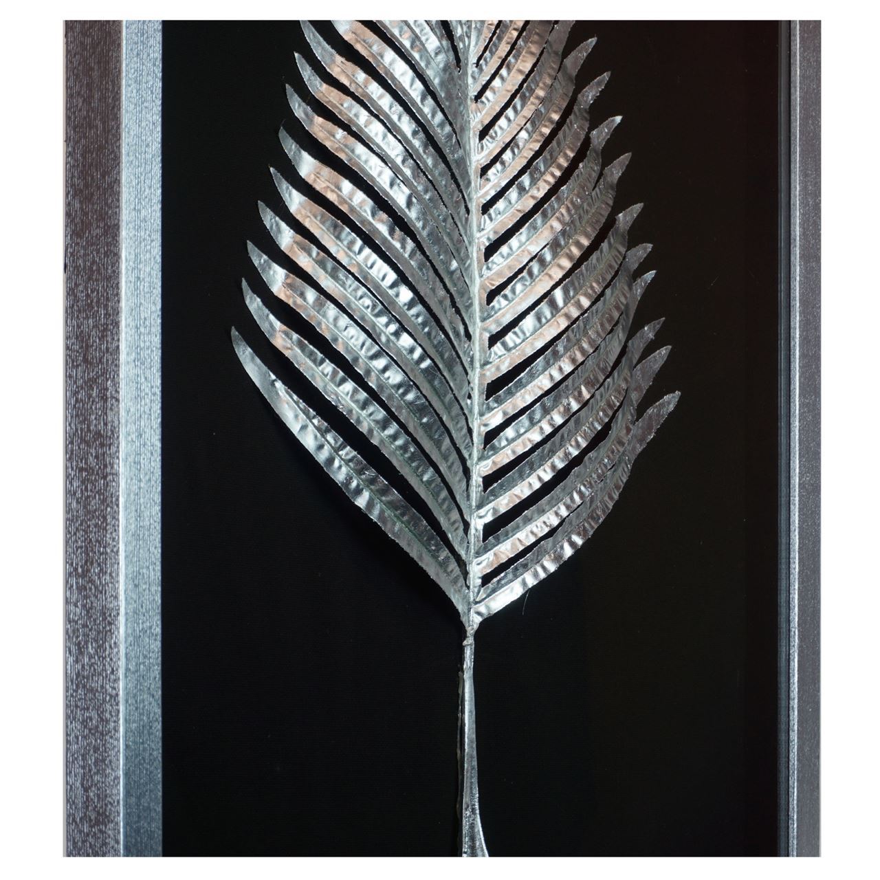 Huji Home Products. Silver Palm Leaf Shadow Box Wall Décor (MS39399B